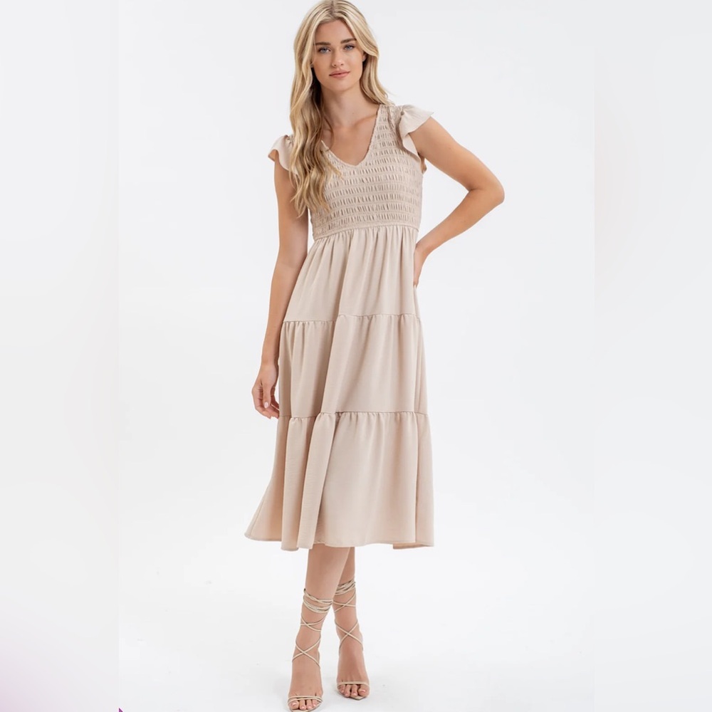 Blu Pepper Sz Medium Smocked lined Tan Midi Sundress V-Neck Flutter Sleeve